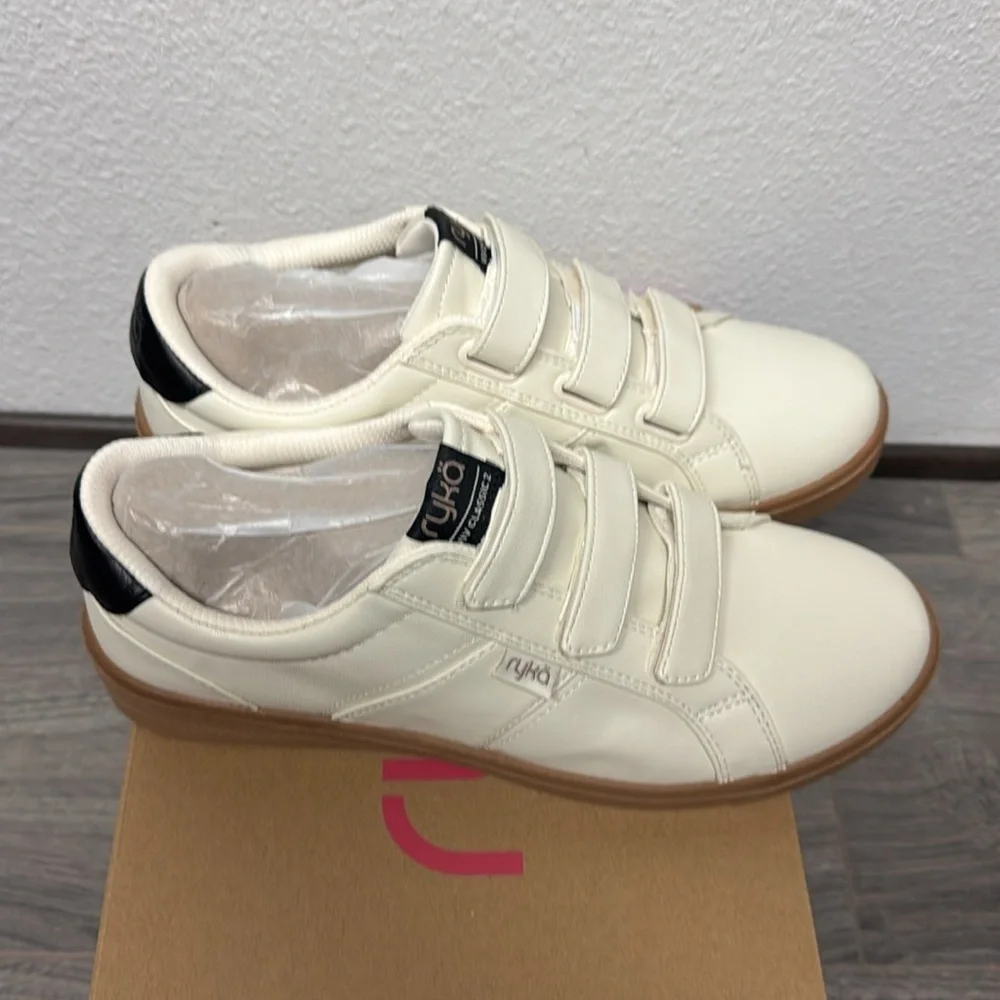 RYKA Made For Women Viv Classic Sneaker (WIDE)